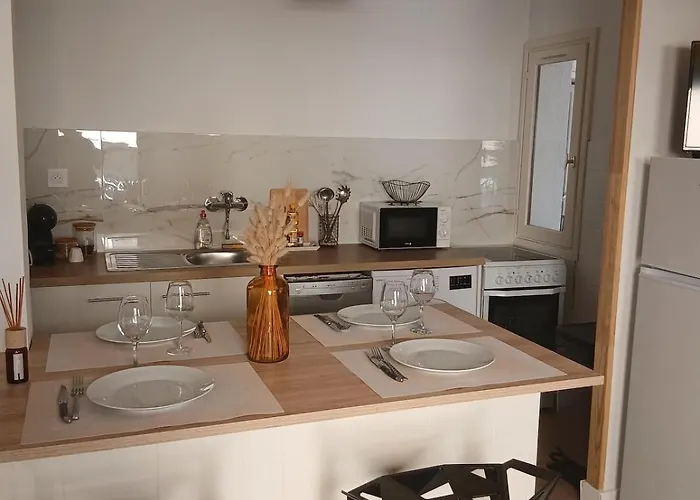 Joli T2 Proche Centre Calvi (Corsica)